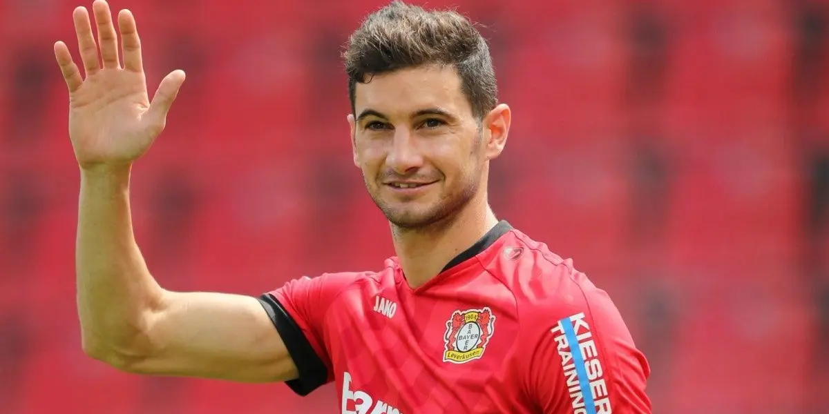 Mientras Lionel Scaloni se olvida de él, mirá la mega renovación de contrato que le ofrecen a Lucas Alario en Alemania.