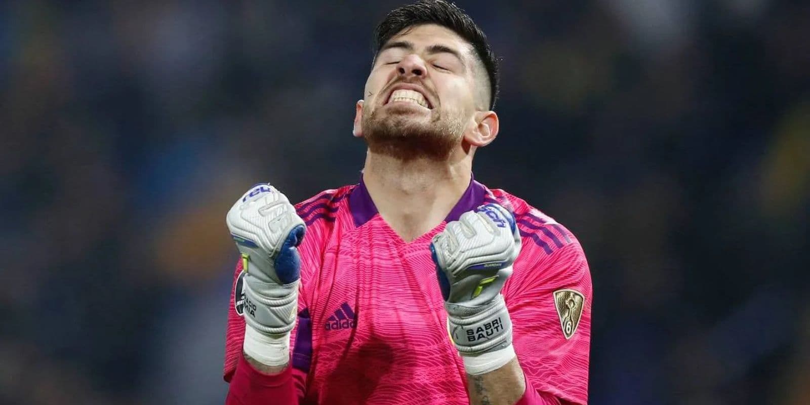 Mientras se especula su pronta salida al Flamengo, el arquero se vio sorprendido con algo sumamente negativo.