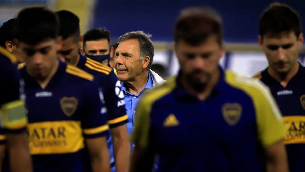 Miguel Ángel Russo debe convertir al menos un gol ante Racing en los cuartos de final de la Copa Libertadores y mira el cambio que ya tiene en mente.