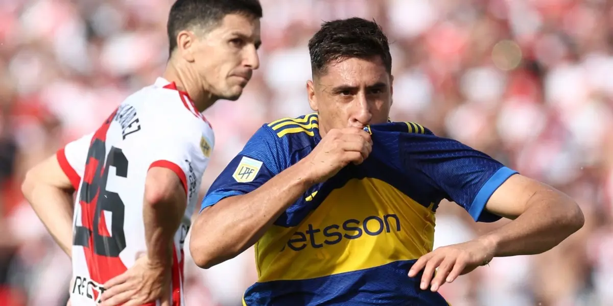 Miguel Merentiel besando la camiseta de Boca Juniors en el Superclásico ante River Plate.