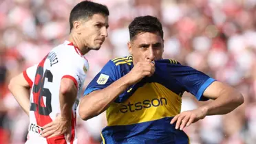 Miguel Merentiel besando la camiseta de Boca Juniors en el Superclásico ante River Plate.