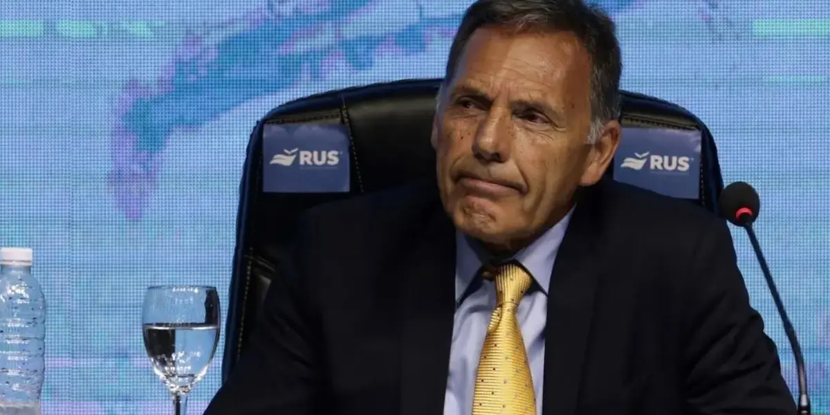 Miguel Russo en conferencia.