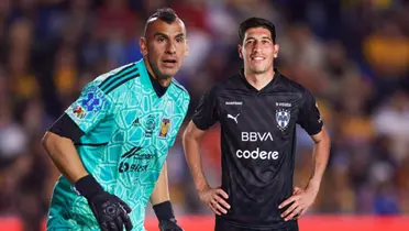Nahuel Guzmán y Esteban Andrada con las camisetas de Tigres y Monterrey