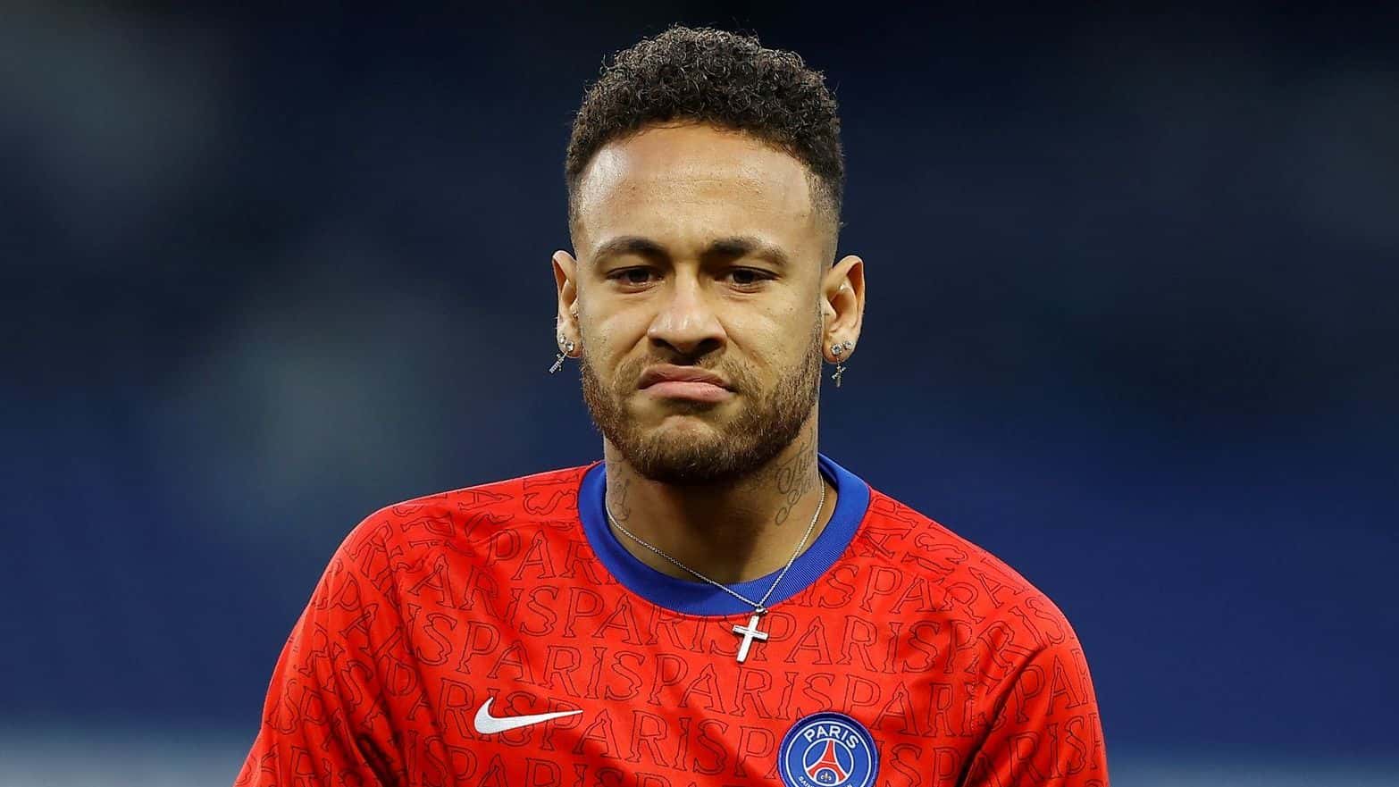 Neymar es la gran figura del PSG y para sostenerse al máximo nivel necesita estar bien entrenado, por este motivo hace ya mucho tiempo Ricardo Rosa, su preparador físico personal, lo pone a punto para cada temporada ¿Cómo es el entrenamiento y su dieta? Enterate de todos los detalles acá.
