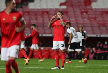 Nicolás Otamendi ha regresado a un plano titular y protagónico con Sport Lisboa e Benfica, pero esto no significa que le vaya de perlas.