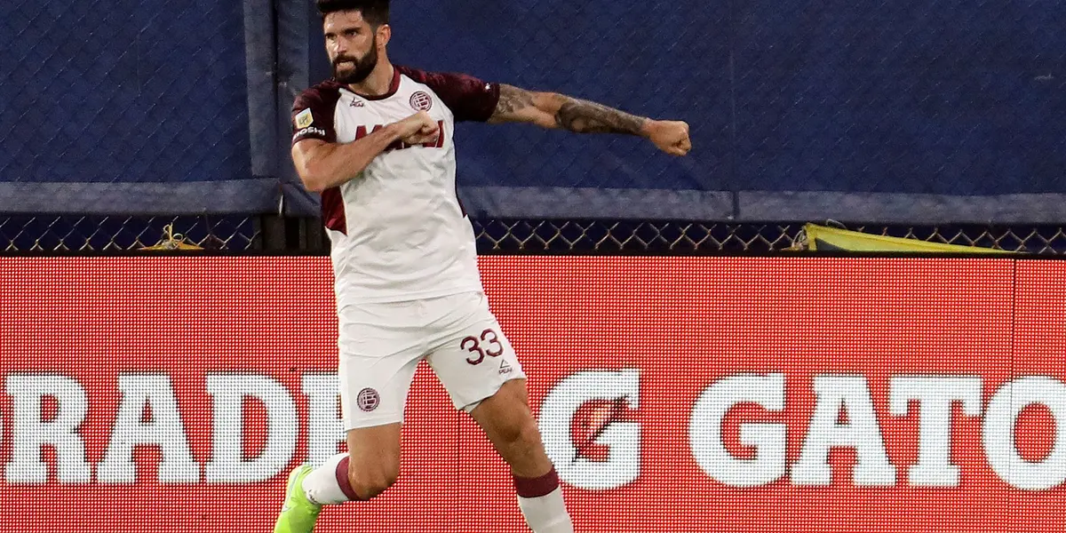 Nicolás Russo afirmó que el delantero del Granate está lejos de ser jugador del Xeneize.