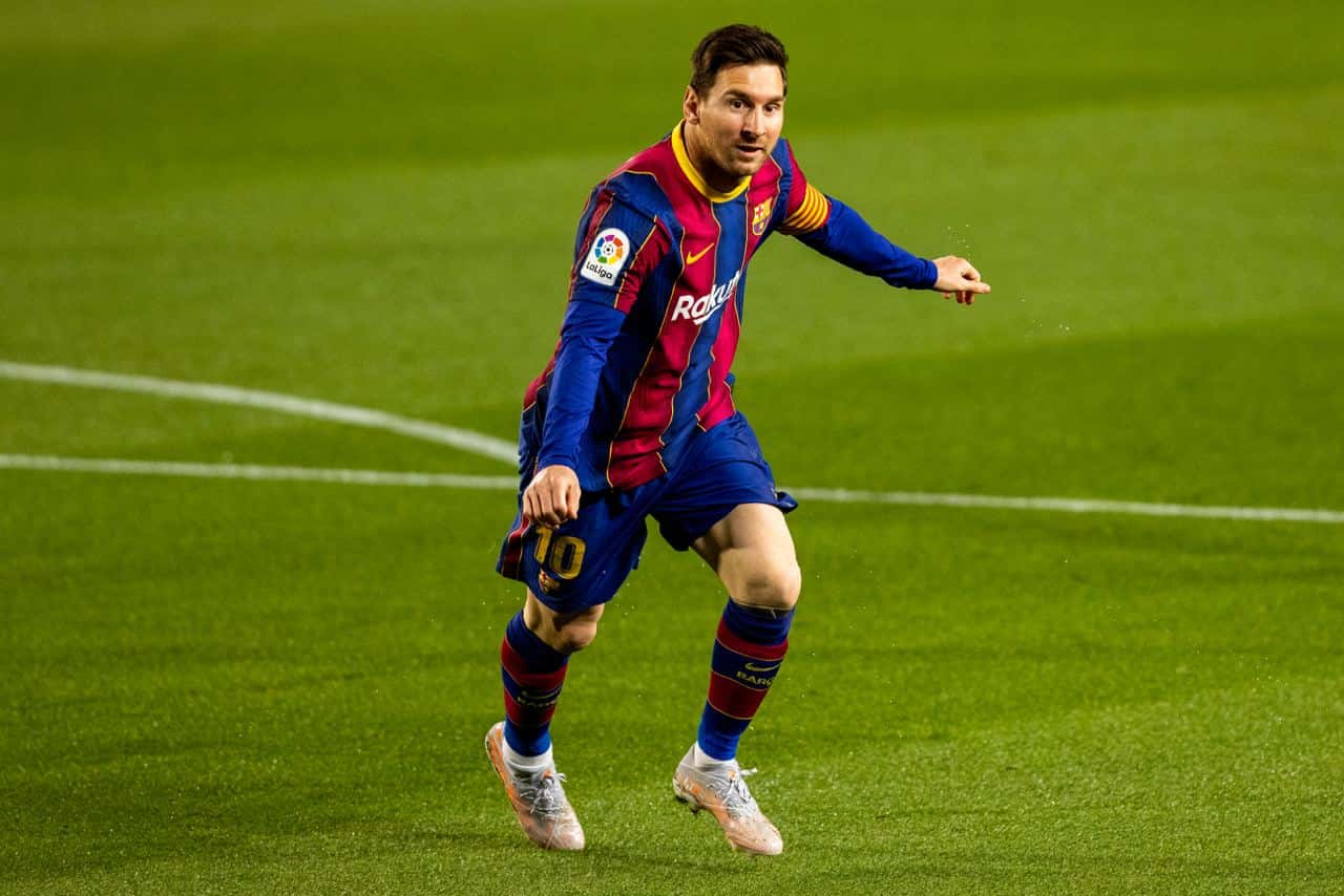 No todo es fútbol en la vida de Lionel Messi, el astro argentino también tiene buen gusto por la música y además de escuchar Reggae como manifestó varias veces también le gusta el Reggaetón ¿Qué canciones especificas escucha Messi? Enterate de toda la información acá.