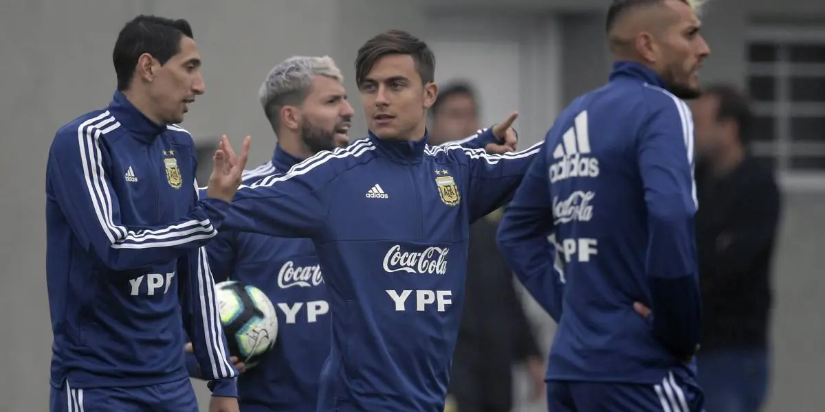 París Saint Germain Football Club está tras los pasos de Paulo Dybala, y estarían dispuestos a ofecer un millonario sueldo para hacerse de los servicios del jugador.