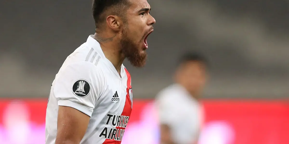 Paulo Díaz se ganó el puesto de marcador central en River Plate y en el último enfrentamiento ante Huracán sufrió una paralitica que le generó molestias en los entrenamientos de la semana, por este motivo Jonatan Maidana podría reemplazarlo ¿Cómo será la defensa del Millonario en el Superclásico? Enterate de toda la información acá.