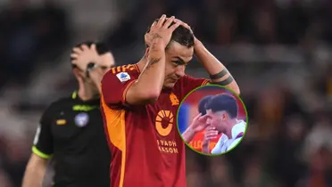 Paulo Dybala, frustrado, con la camiseta de la Roma