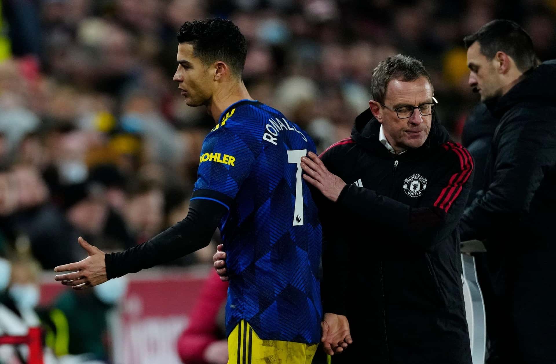 Pese al triunfo del United en la Premier, CR7 se fue furioso del terreno de juego cuando fue sustituido en el segundo tiempo.
