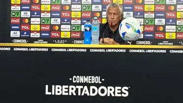 Pipo Gorosito en conferenci de prensa (Clarín)