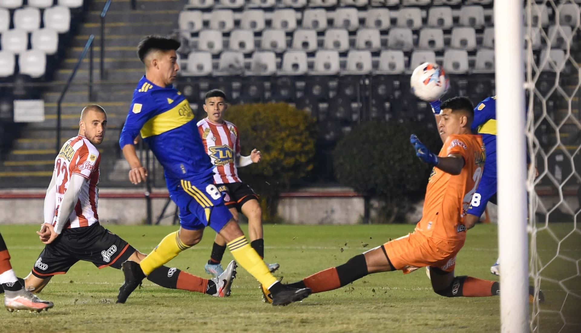Por la cuarta fecha de la Liga Profesional, el xeneize derrotó 3 a 1 a Barracas