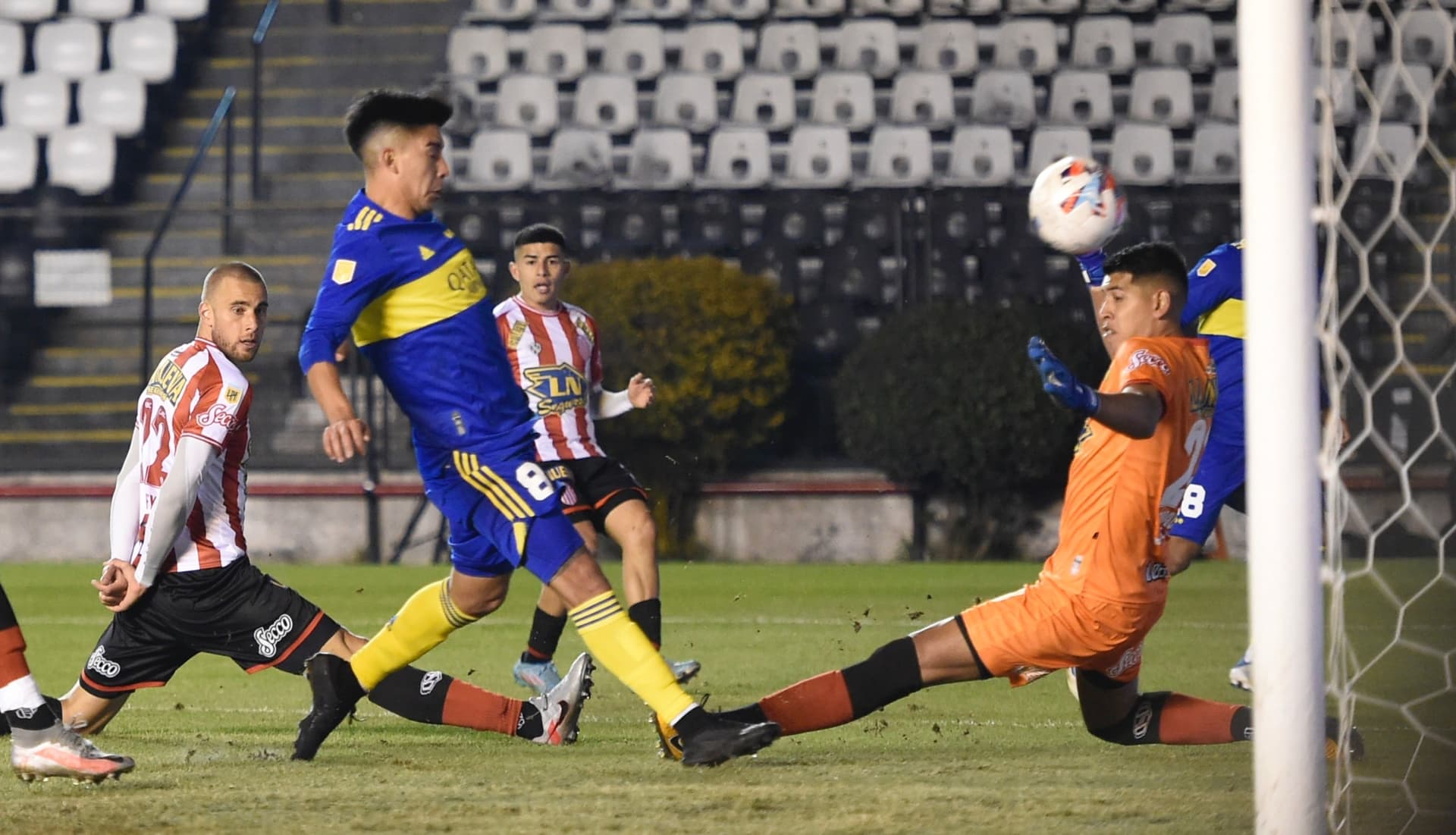 Por la cuarta fecha de la Liga Profesional, el xeneize derrotó 3 a 1 a Barracas
