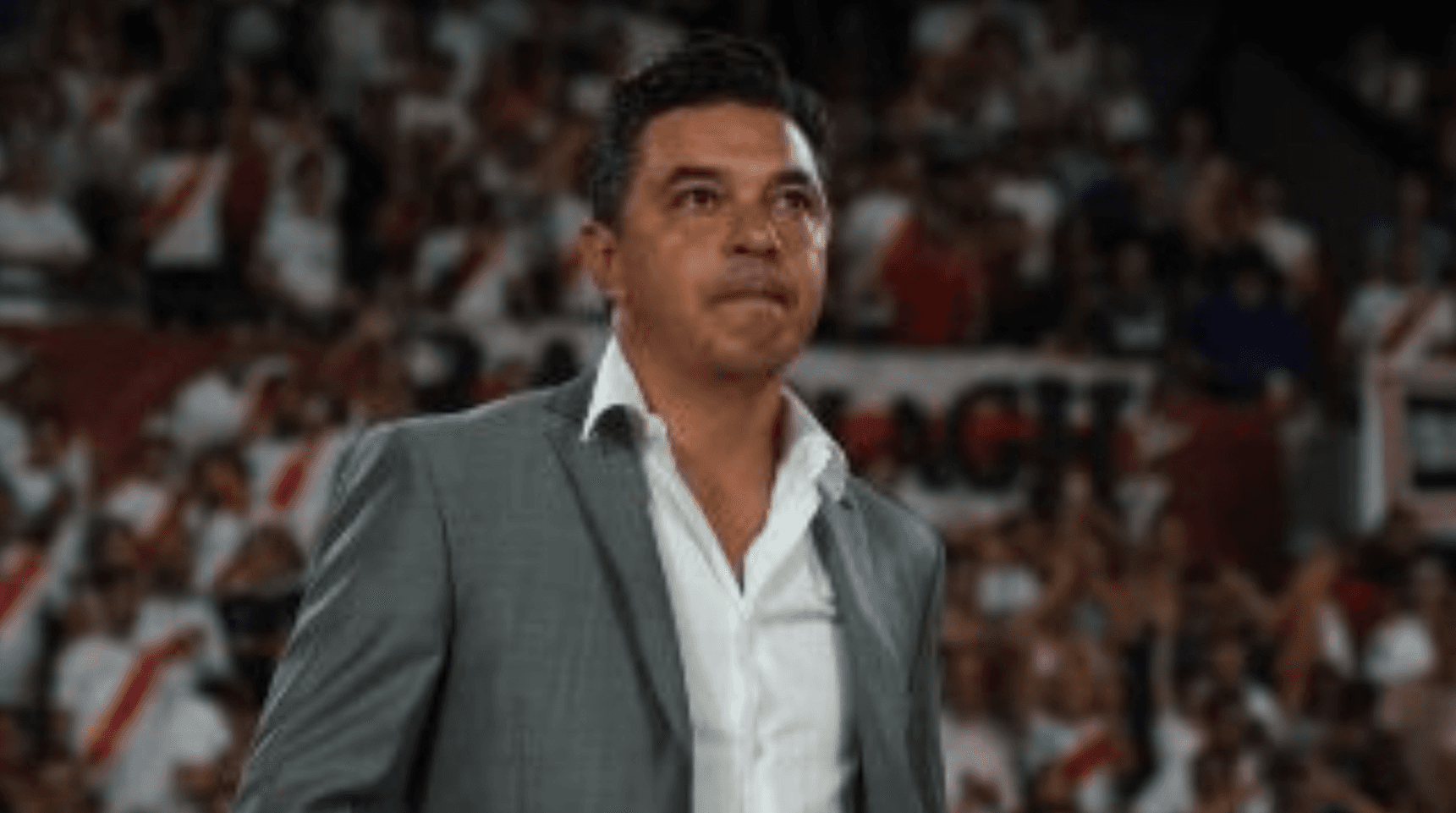 Puede ser el salvador de la pesadilla que vive la defensa de River Plate, pero Marcelo Gallardo ignora su talento