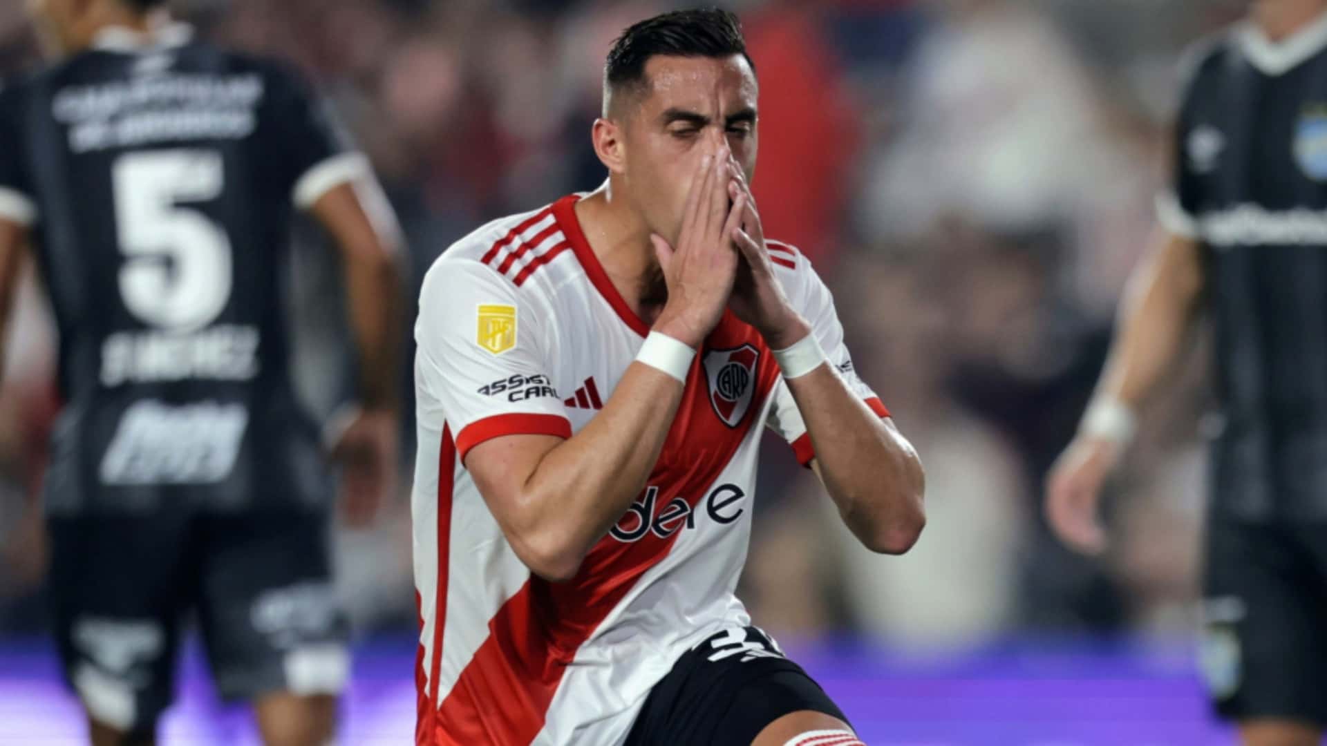 Ramiro Funes Mori se lamenta en River.