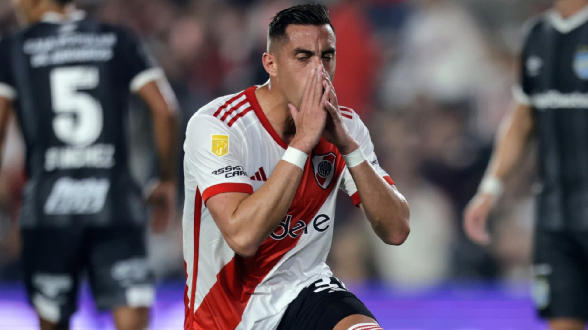 Ramiro Funes Mori se lamenta en River.