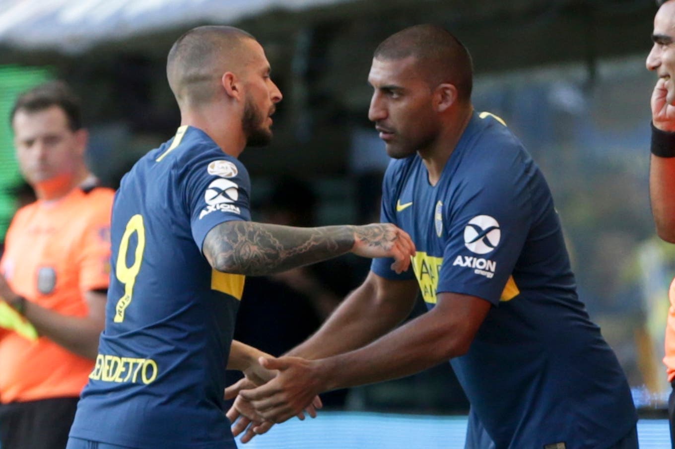 Ramón Ábila se ha recuperado de su lesión, pero muchos se preguntan si en verdad es el goleador que necesita Club Atlético Boca Juniors.