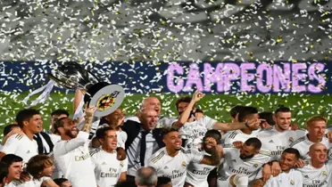 Real Madrid levantando la champions (Marca)