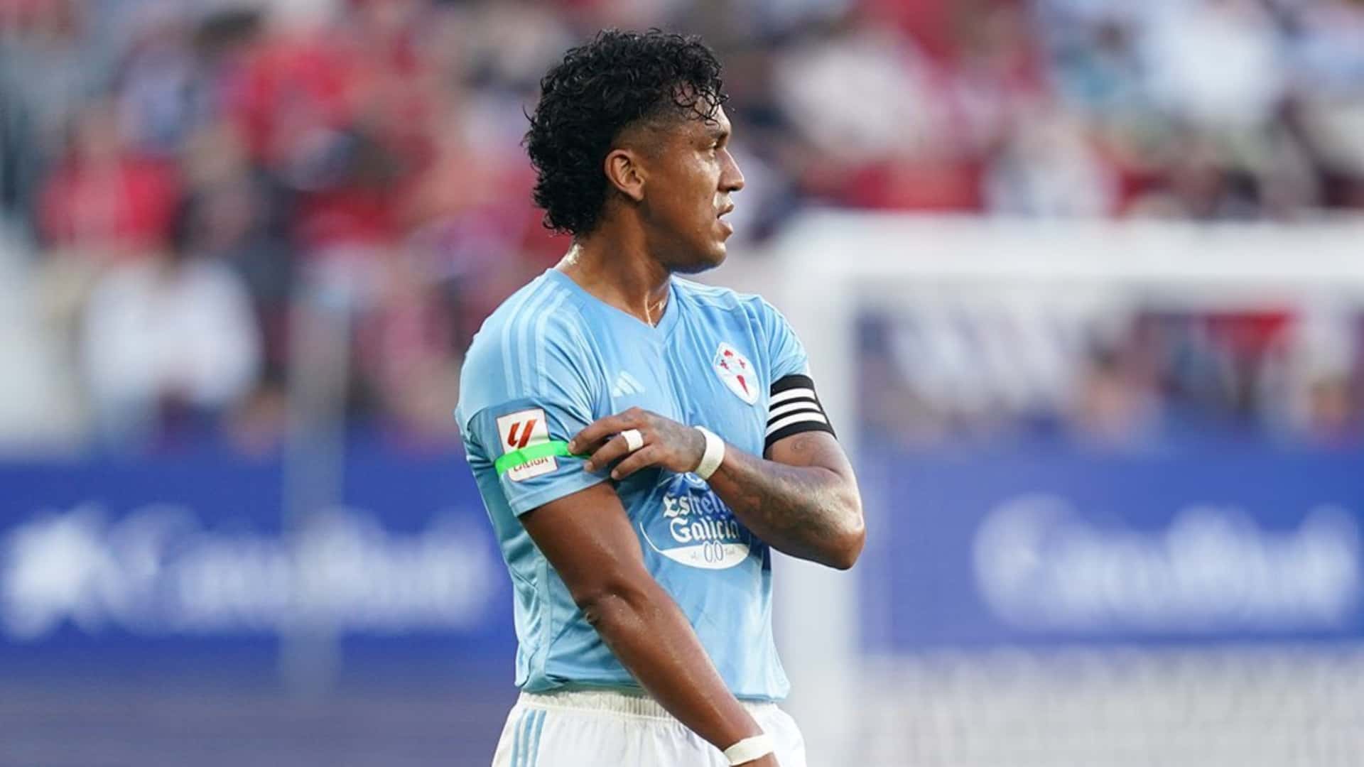 Renato Tapia jugando en Celta de Vigo