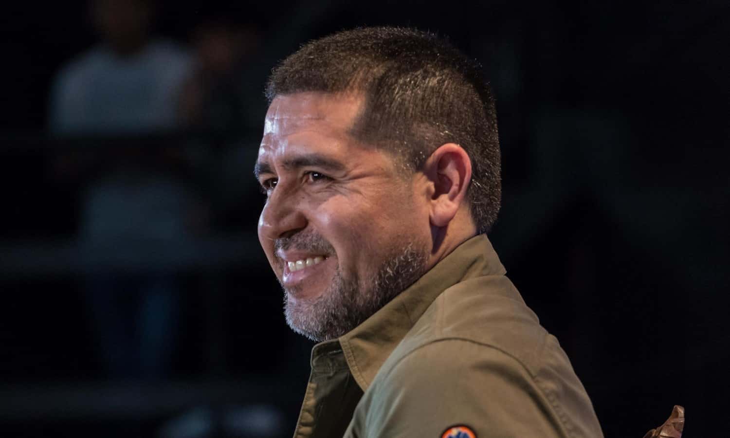 Riquelme quiere seguir reforzando el plantel de Boca para el futuro, por el momento espera la llegada de un lateral derecho y otro delantero para tener bastante competencia. ¿Quiénes son los refuerzos que suenan actualmente? Enterate acá de las negociaciones.