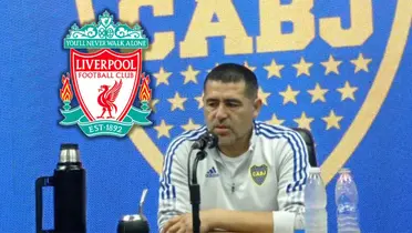 Riquelme y el escudo del Liverpool.