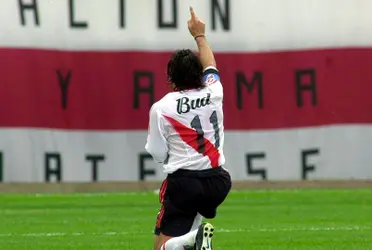 River es uno de los equipos más grande de la Argentina y en su historia han pasado varios futbolistas que luego fueron vendidos por una cantidad de dinero importante como lo fueron Javier Saviola, Erik Lamela, entre otros. Repasa acá las 10 ventas más caras del Millonario en su historia.