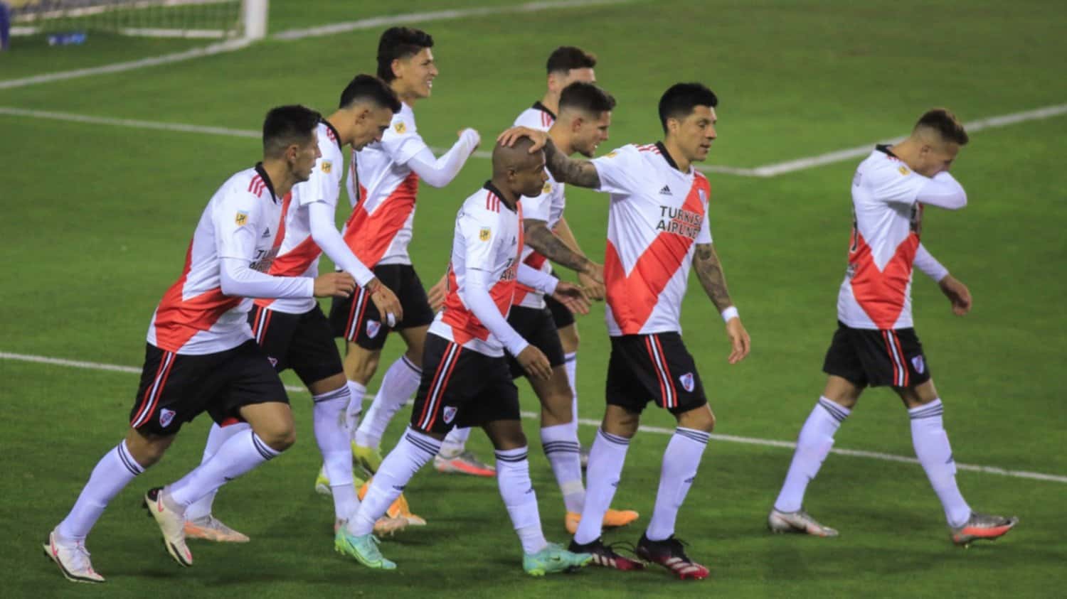 River se juega el pase a semifinales el próximo miércoles 18 de agosto ante Atlético Mineiro en Belo Horizonte. Por este motivo, Marcelo Gallardo ya piensa en el once inicial y la principal duda es quien reemplazará a Enzo Pérez en el mediocampo ¿Quiénes son los futbolistas que intentarán dar vuelta la serie? Enterate de todas las novedades acá.