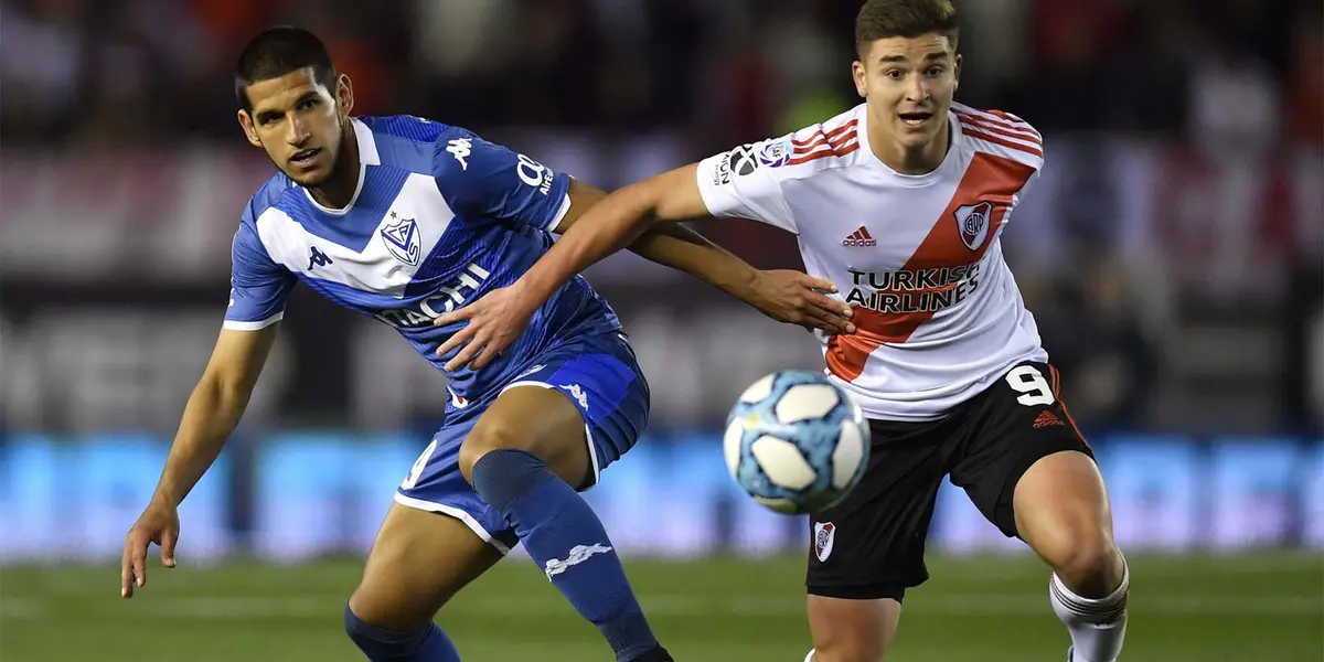 River y Vélez se enfrentan este sábado 14 de agosto por la jornada seis de la Liga Profesional, el Millonario busca volver al triunfo luego de la derrota ante Godoy Cruz y el Fortín necesita conseguir los primeros tres puntos en el certamen ¿En dónde estarán jugando y en que canal lo transmiten? Toda la información acá.