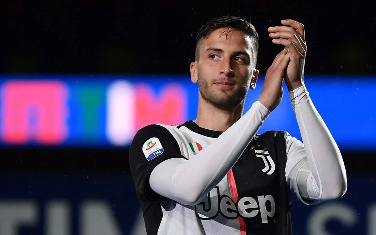 Rodrigo Bentancur podría pasar de la Juventus al Aston Villa y la transferencia le dejaría una importante suma de dinero al Xeneize.