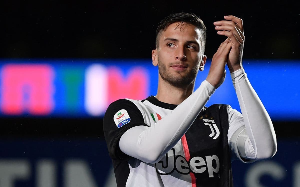 Rodrigo Bentancur podría pasar de la Juventus al Aston Villa y la transferencia le dejaría una importante suma de dinero al Xeneize.