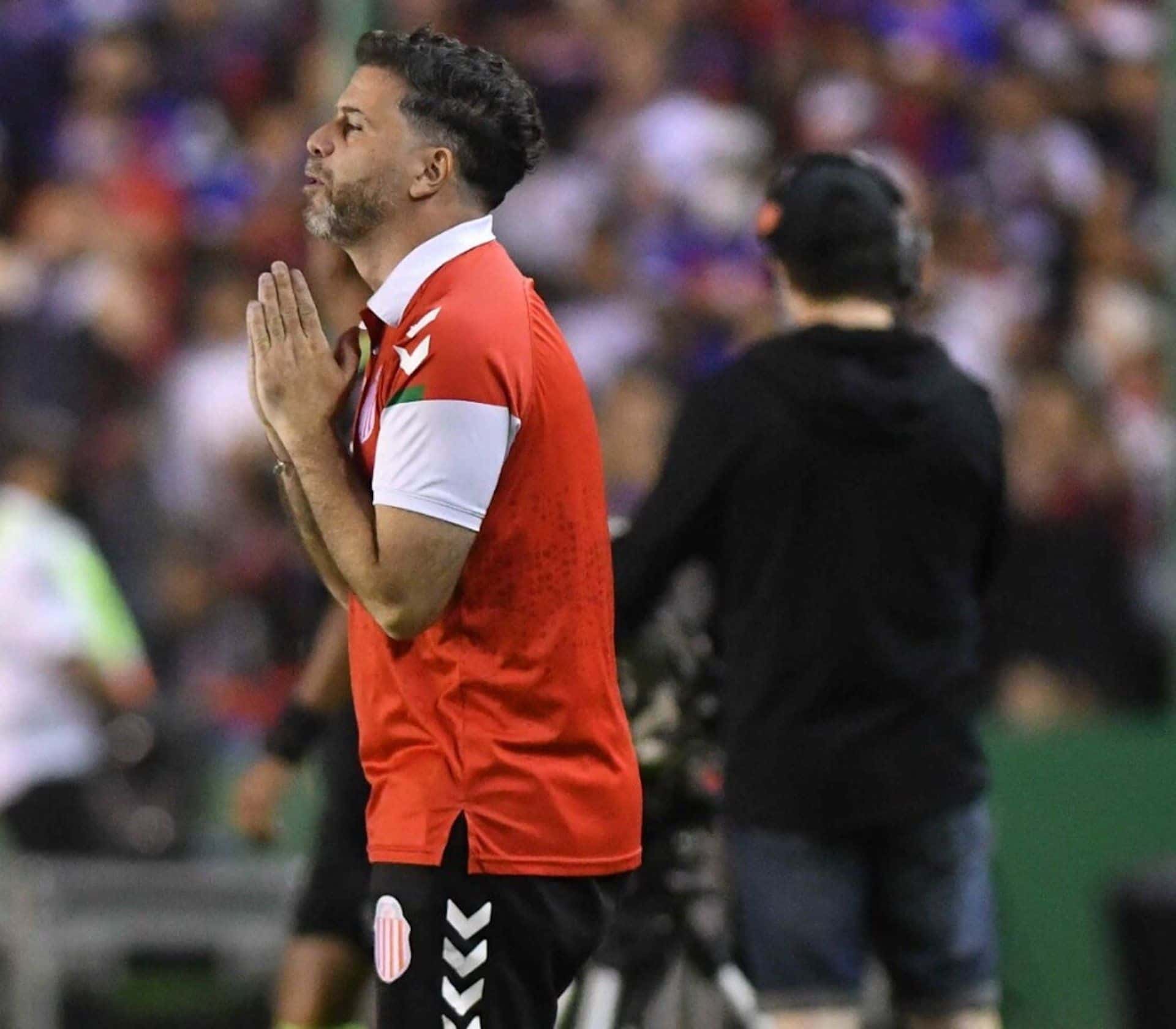 Salió a la luz que el motivo de su renuncia es extrafutbolístico, por el cual el DT decidió dar un paso al costado en el conjunto recién ascendido.