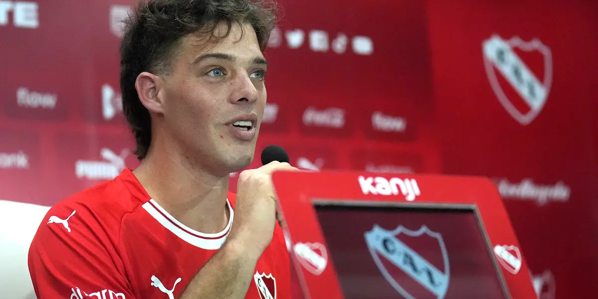Santiago Maratea anunciando su colecta para Independiente (2023).