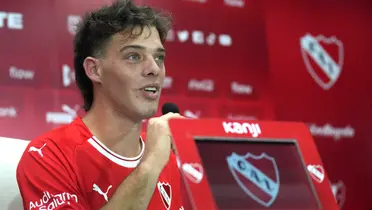 Santiago Maratea anunciando su colecta para Independiente (2023).