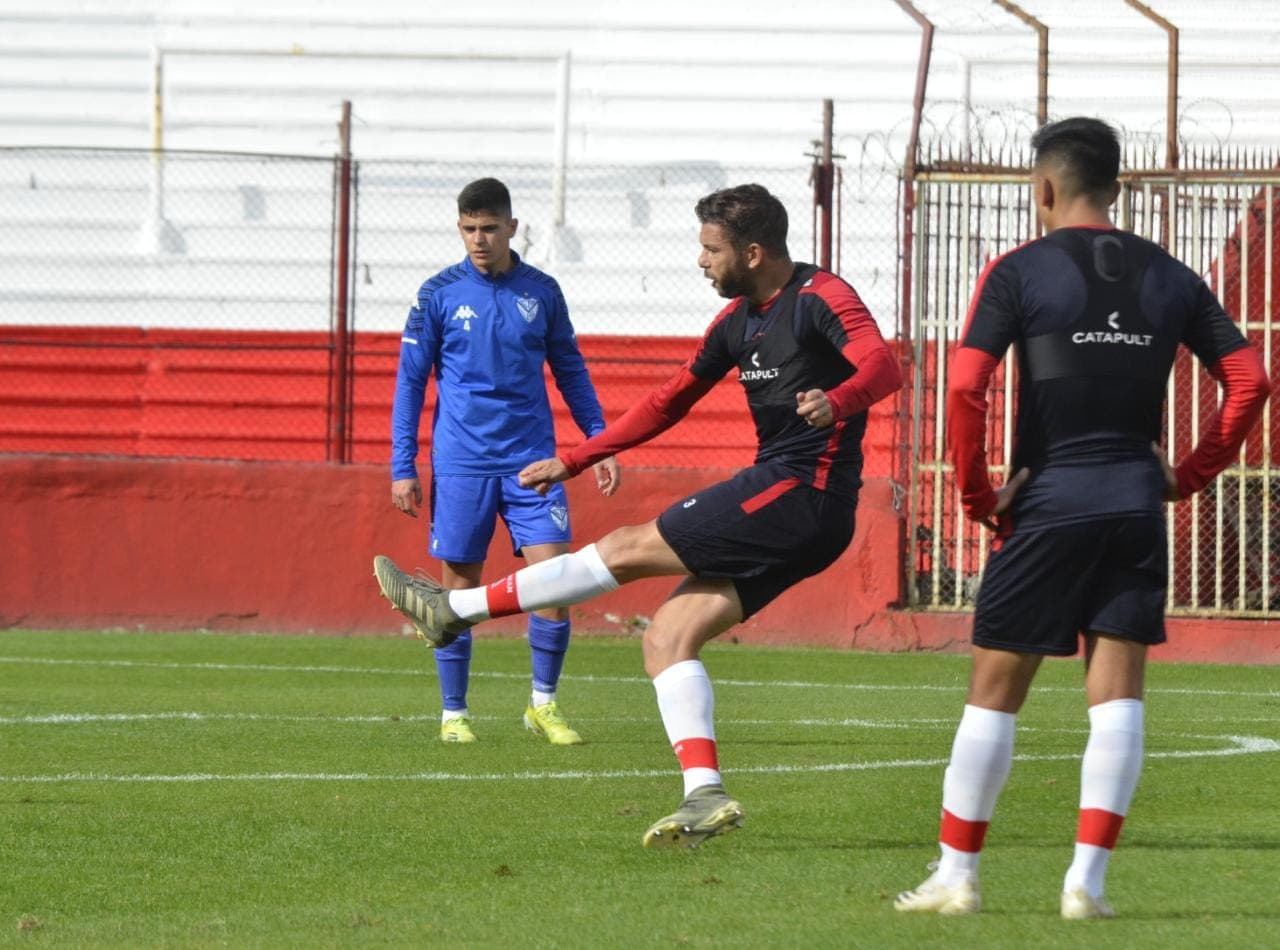 Se realizaron seis amistosos en la mañana del sábado pensando en el arranque del torneo .