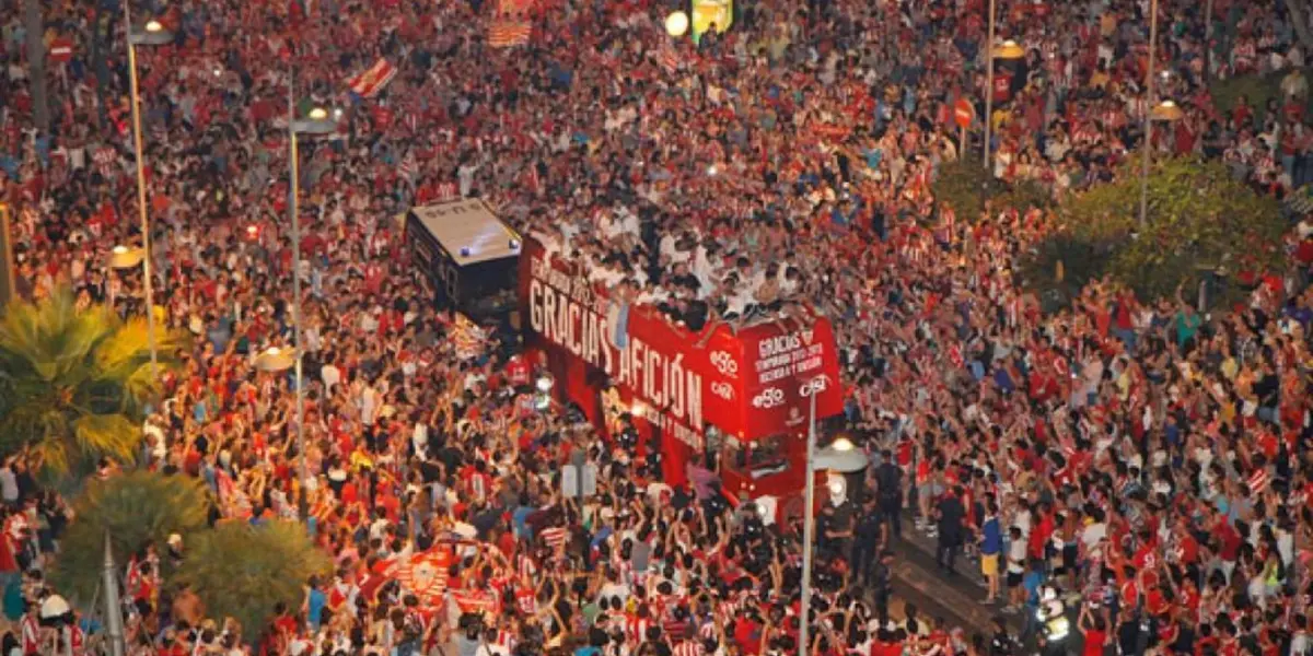 Se trata de Lucas Robertone, exVelez, quién hizo inferiores en el fortín y debutó en primera división.