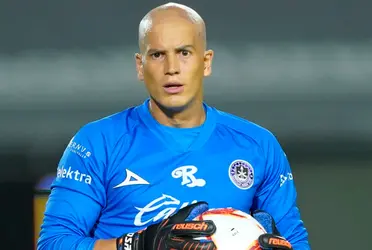 Sebastián Sosa sigue siendo un fichaje que parece estar cerca, pero en ocasiones aún está lejos.