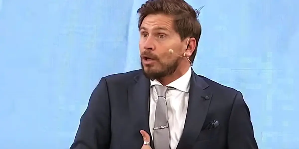 Sebastián Vignolo dialogó previo al inicio del partido entre Boca y San Lorenzo con el presidente Jorge Ameal, y este último confesó a que equipo iba ver de chico el periodista ¿Para quién hinchaba el Pollo cuando no era conocido? Toda la información acá.