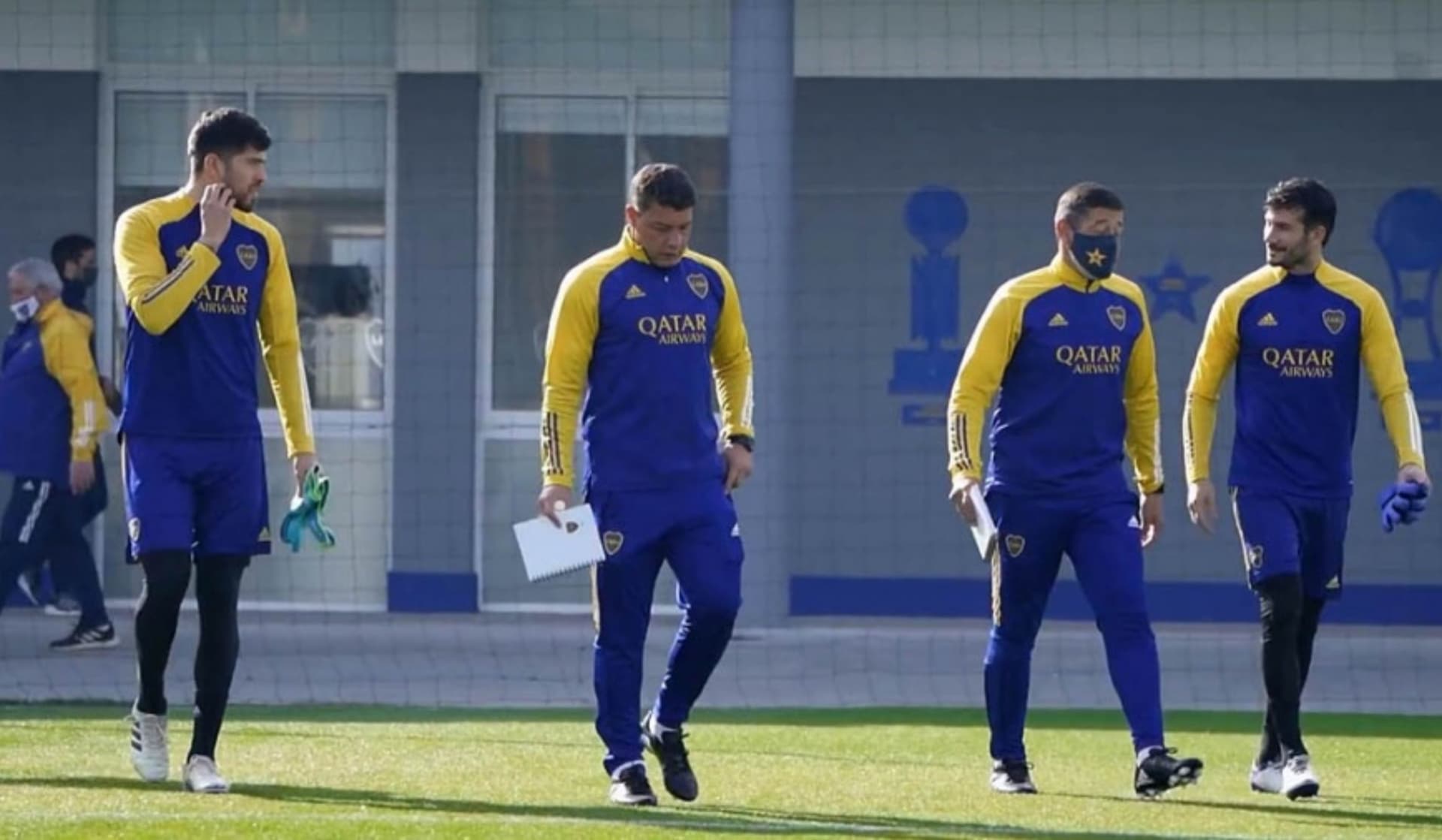 Sebastián Villa, futbolísticamente en Boca Juniors es fundamental pero desde el lado de la sociedad esta bajo observación y se lo considera…