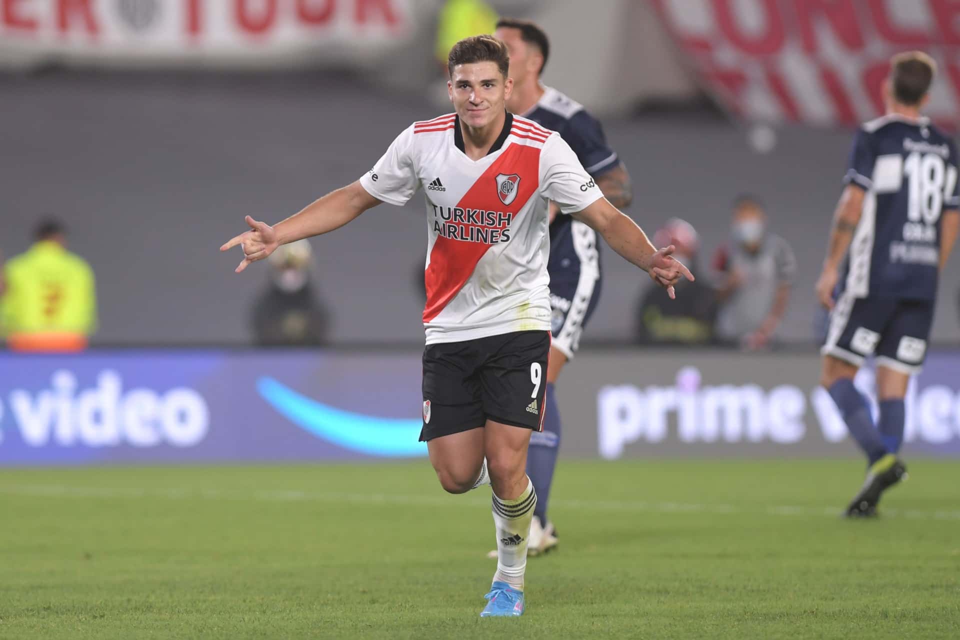Según aseguró el presidente de la institución, el Araña jugará los octavos de final de la Copa Libertadores y luego partirá rumbo a Inglaterra.