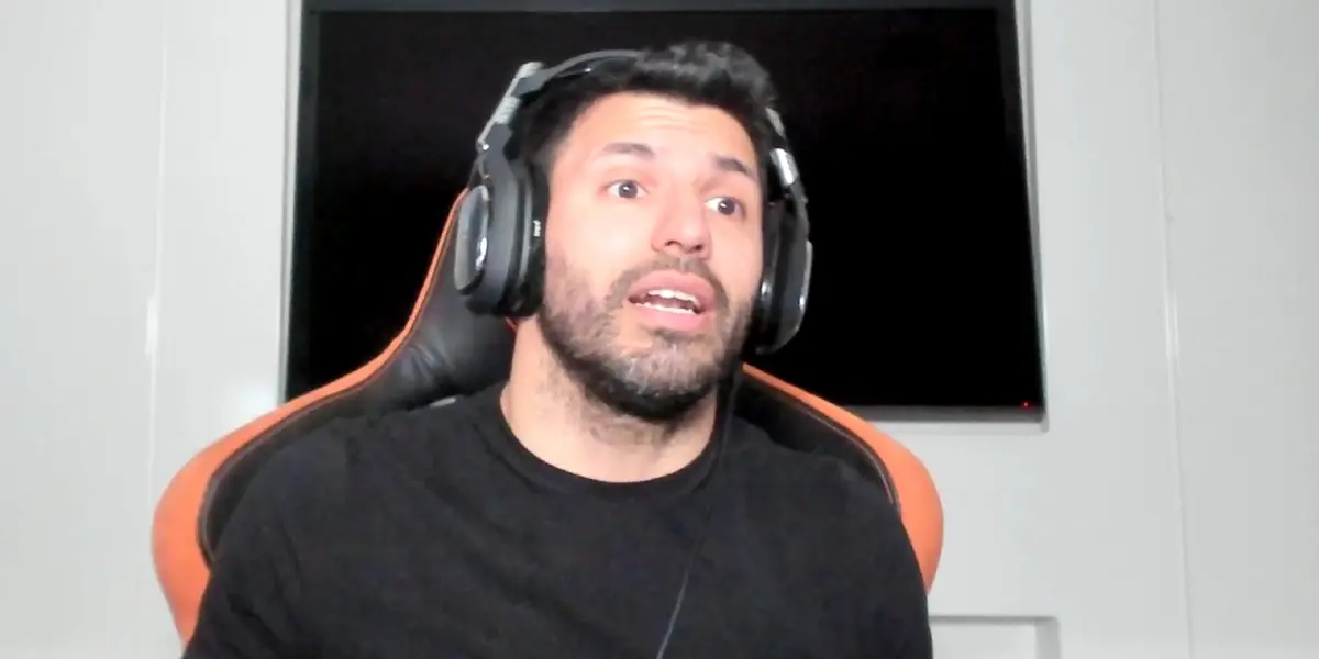 Sergio Agüero se encuentra en España esperando al inicio del campeonato para debutar en el Barcelona, mientras tanto se divierte en su tiempo libre y pasó a visitar al famoso streamer Ibai Llanos apareciendo de sorpresa en una de sus transmisiones. Repasa el curioso momento acá.