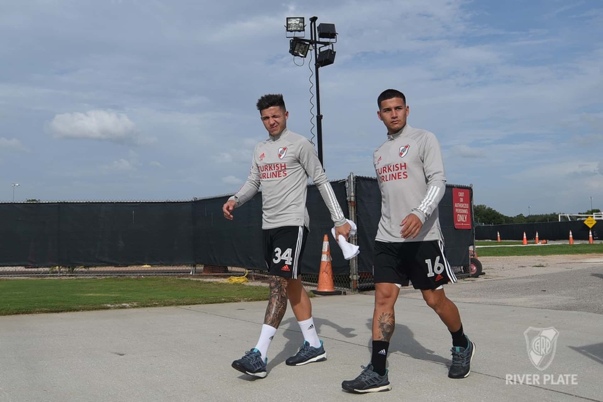Sus compañeros le pusieron un sobrenombre para no confundirlo con Enzo Pérez.