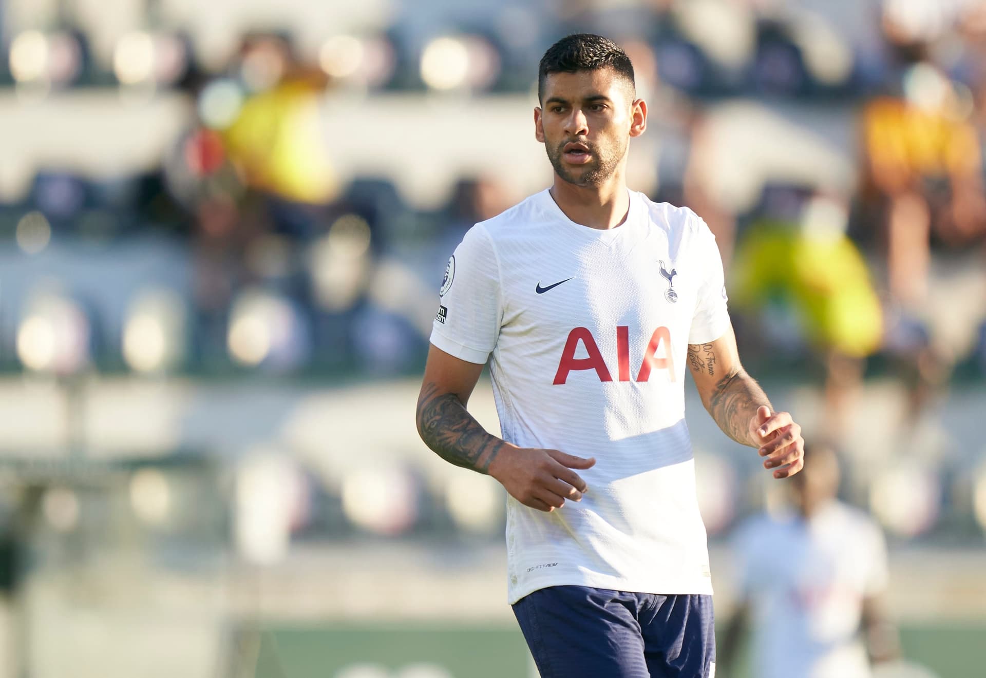 Tottenham, donde juegan ambos argentinos, fue descalificado de la Conference League.