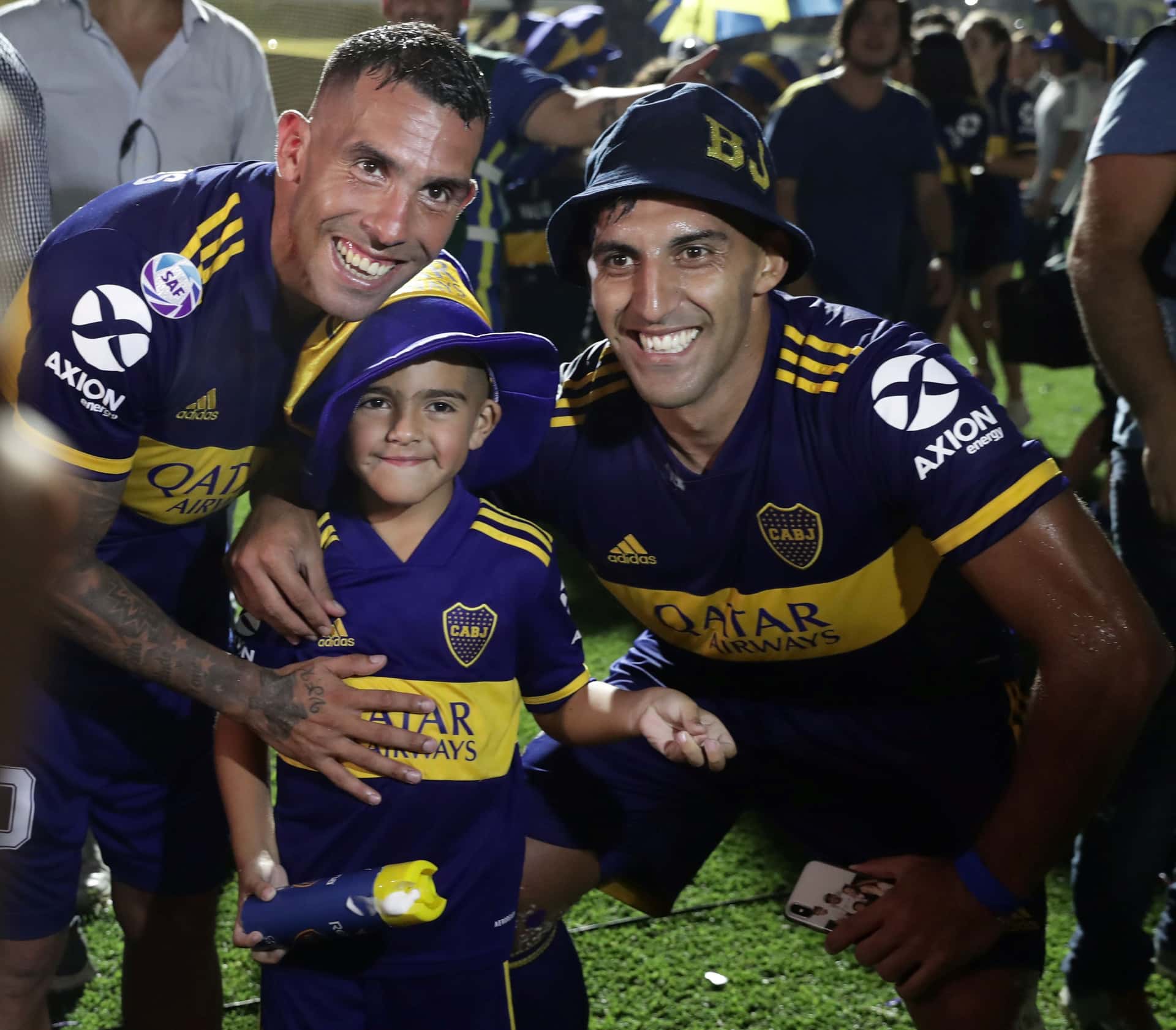Tras anunciar que dejaba el Xeneize, Carlitos recibió un mensaje especial de su ex compañero.