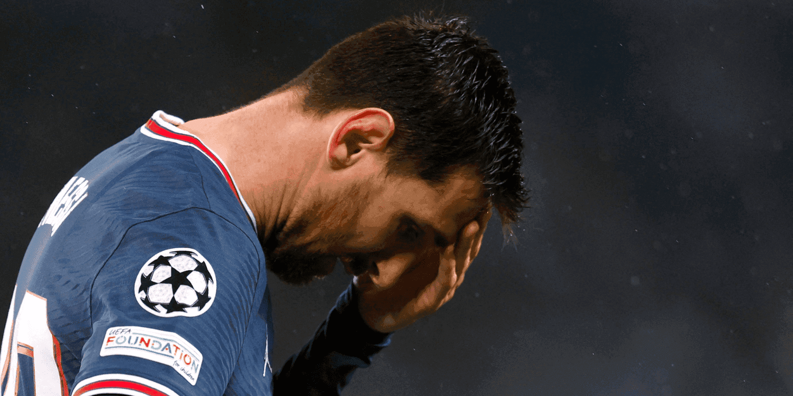 Tras su fracaso en el PSG, no es regresado a ver por ningún club en el Viejo Continente