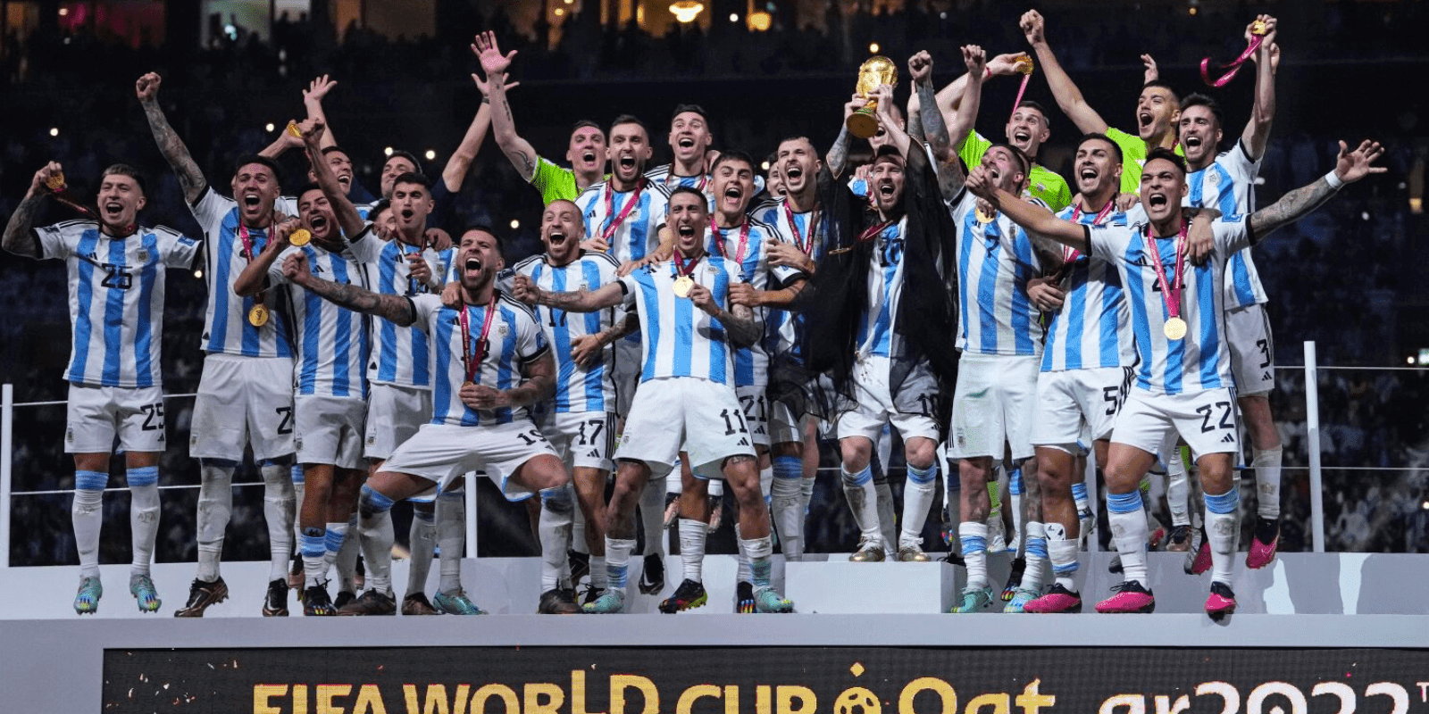Tuvo pocos minutos en la Copa del Mundo, pero demostró su amor por el país durante el torneo