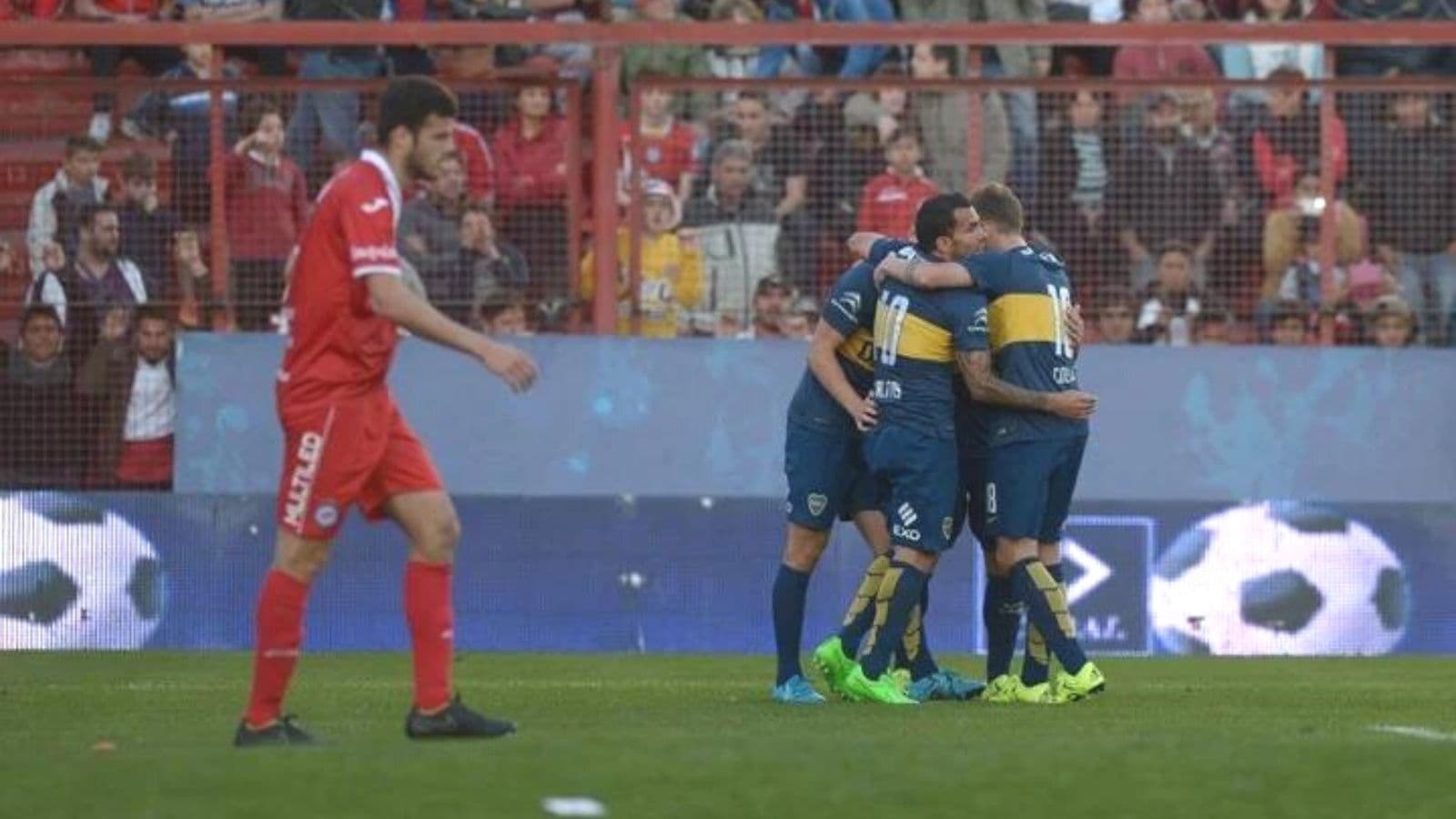 Tuvo un episodio muy duro con Carlos Tevez en el Xeneize y se generaron rumores de que lo odiaba.