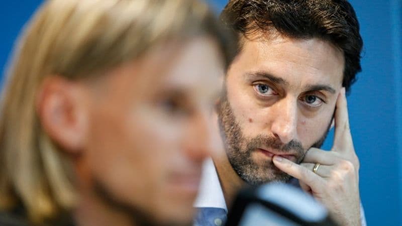 Un día después de revelarse que Diego Milito no quiere continuar en el Racing Club de Avellaneda, se ha revelado su única condición para quedarse, lo cual le costaría el puesto a Sebastián Beccacece.