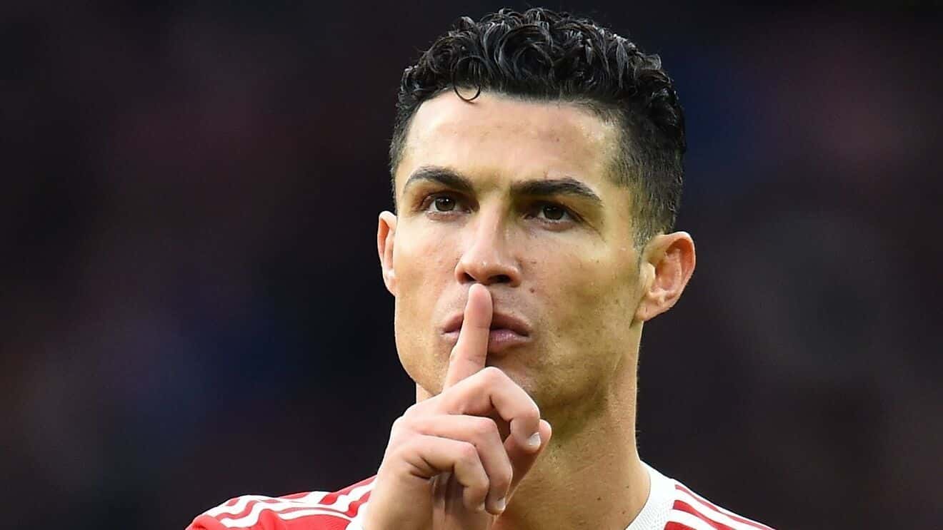 Un ex jugador del Manchester City salió con los tapones de punta ante el futbolista luso, que no atraviesa un gran momento en los Diablos Rojos.