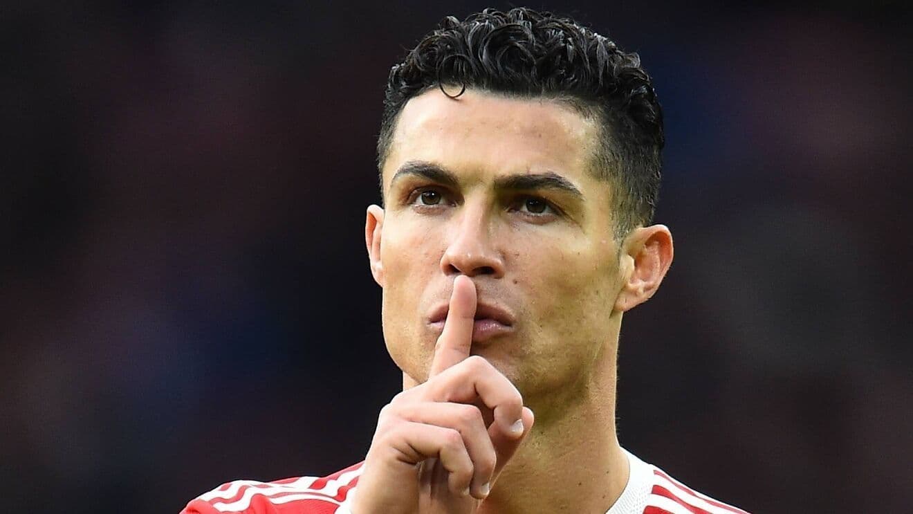 Un ex jugador del Manchester City salió con los tapones de punta ante el futbolista luso, que no atraviesa un gran momento en los Diablos Rojos.